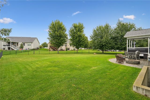 716 Tiburan Lane NE, Cedar Rapids, IA 52402