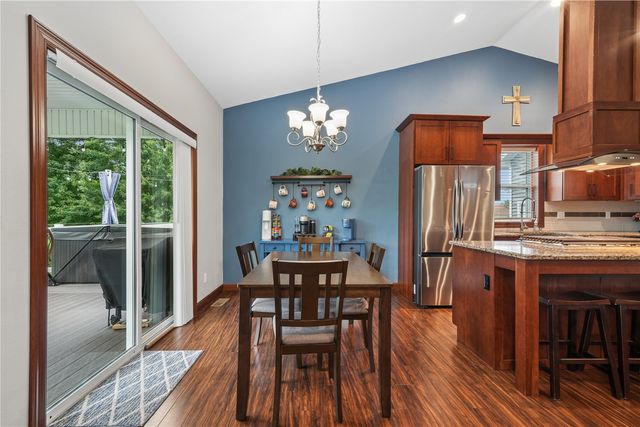 716 Tiburan Lane NE, Cedar Rapids, IA 52402