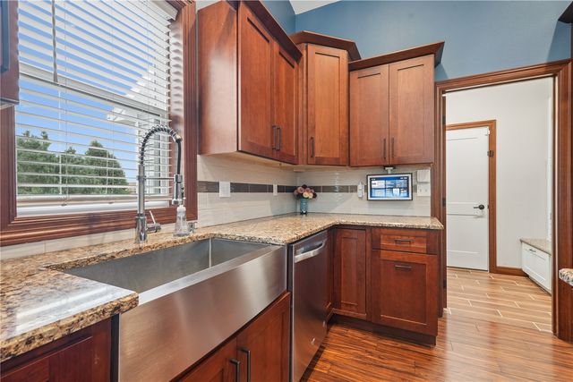 716 Tiburan Lane NE, Cedar Rapids, IA 52402