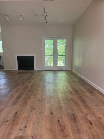 7126 Holly Hill Drive 210, Dallas, TX 75231