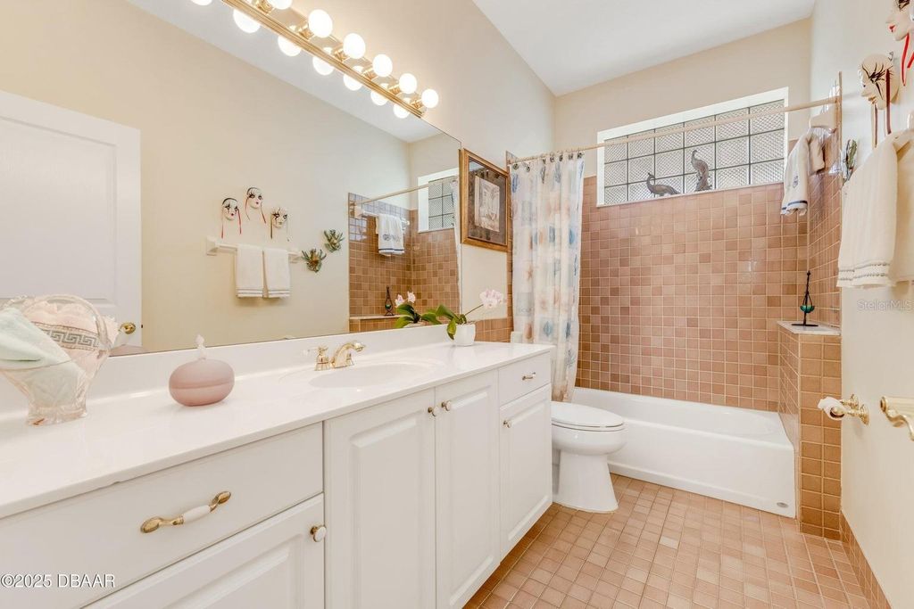 Image 33 of property listing at 203 PRESTWICK DRIVE, New Smyrna Beach, FL 32168