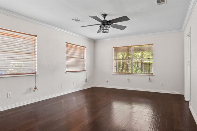 3338 Falls Drive, Dallas, TX 75211