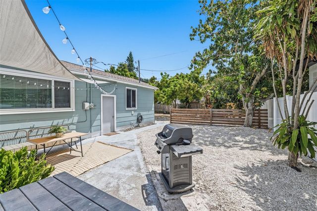 3125 QUEEN STREET N, St Petersburg, FL 33713