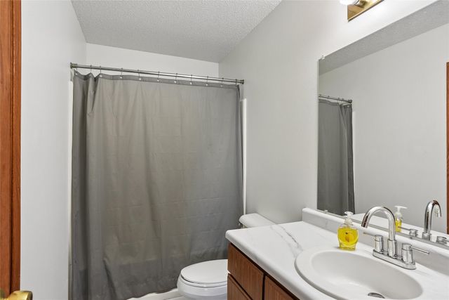 2446 SE 18th Court, Des Moines, IA 50320