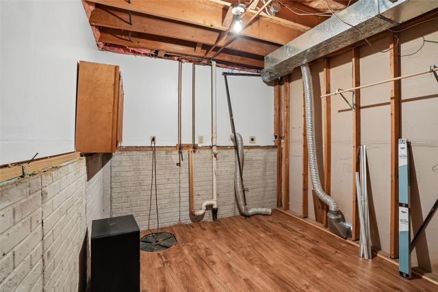 2446 SE 18th Court, Des Moines, IA 50320