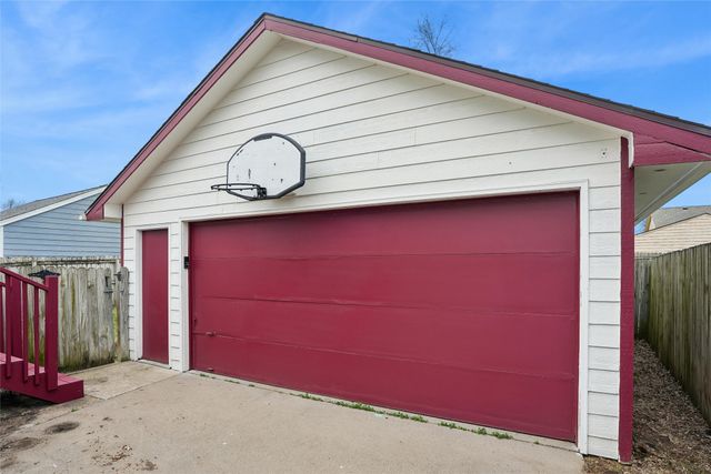 2446 SE 18th Court, Des Moines, IA 50320