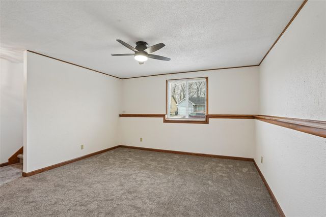 2446 SE 18th Court, Des Moines, IA 50320