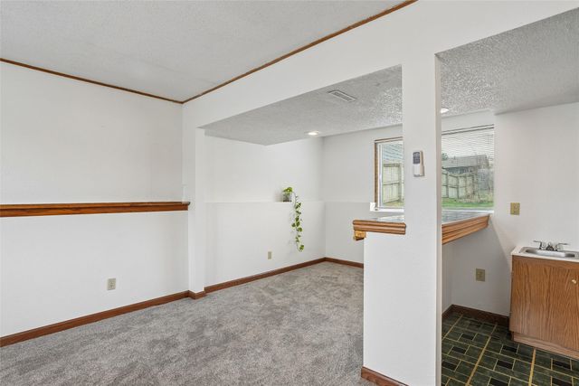 2446 SE 18th Court, Des Moines, IA 50320