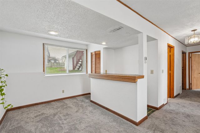 2446 SE 18th Court, Des Moines, IA 50320