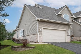 1084 Quinlan DRIVE #A, Pewaukee, WI 53072
