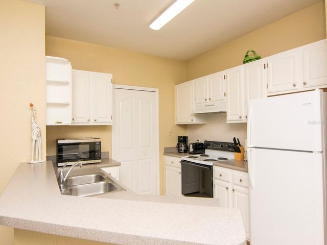 5815 LEGACY CRESCENT PLACE 202, Riverview, FL 33578