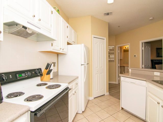 5815 LEGACY CRESCENT PLACE 202, Riverview, FL 33578