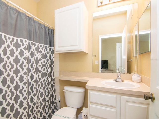 5815 LEGACY CRESCENT PLACE 202, Riverview, FL 33578