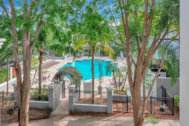 5815 LEGACY CRESCENT PLACE 202, Riverview, FL 33578