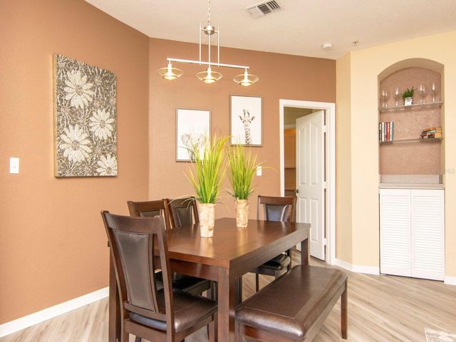 5815 LEGACY CRESCENT PLACE 202, Riverview, FL 33578