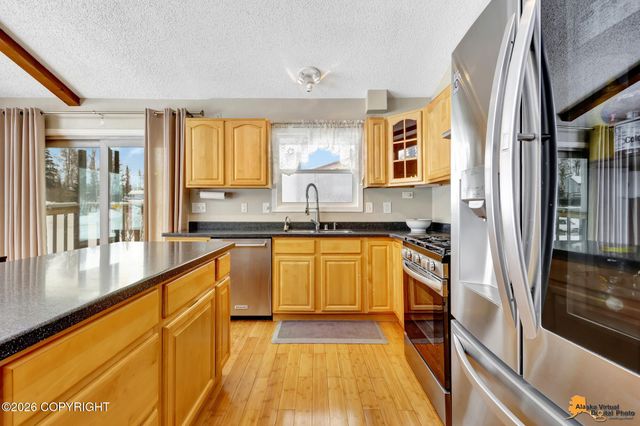 6008 Winding Way, Anchorage, AK 99504