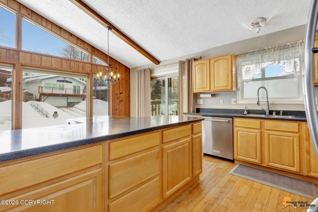 6008 Winding Way, Anchorage, AK 99504