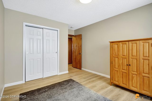 6008 Winding Way, Anchorage, AK 99504