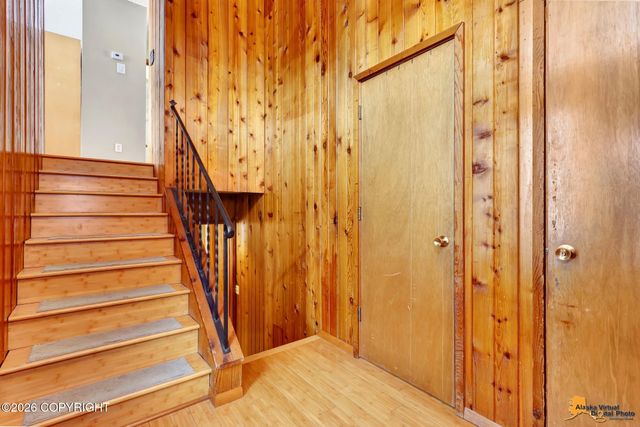 6008 Winding Way, Anchorage, AK 99504