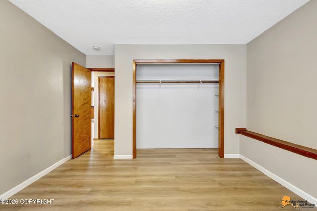 6008 Winding Way, Anchorage, AK 99504