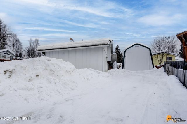 6008 Winding Way, Anchorage, AK 99504