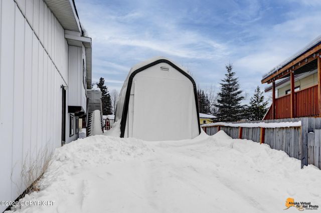 6008 Winding Way, Anchorage, AK 99504