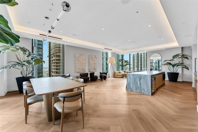 121 NE 5 Street 3112, Miami, FL 33132