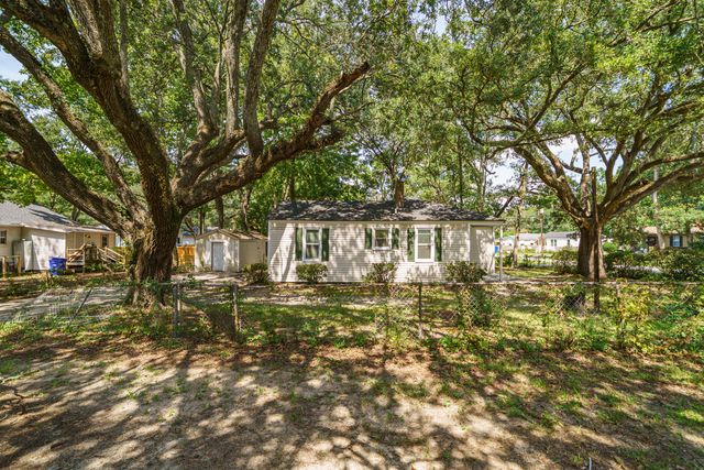 2707 Saratoga Road, North Charleston, SC 29405