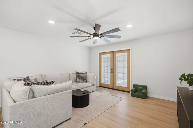4234 E WINNETKA Drive, Phoenix, AZ 85044