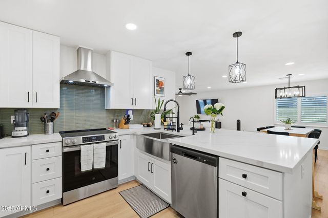 4234 E WINNETKA Drive, Phoenix, AZ 85044
