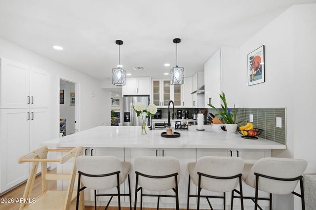 4234 E WINNETKA Drive, Phoenix, AZ 85044