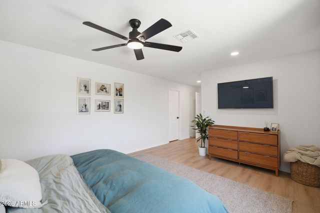 4234 E WINNETKA Drive, Phoenix, AZ 85044