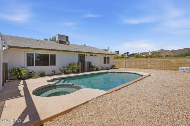 4234 E WINNETKA Drive, Phoenix, AZ 85044