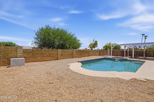 4234 E WINNETKA Drive, Phoenix, AZ 85044