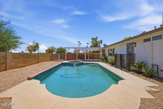 4234 E WINNETKA Drive, Phoenix, AZ 85044