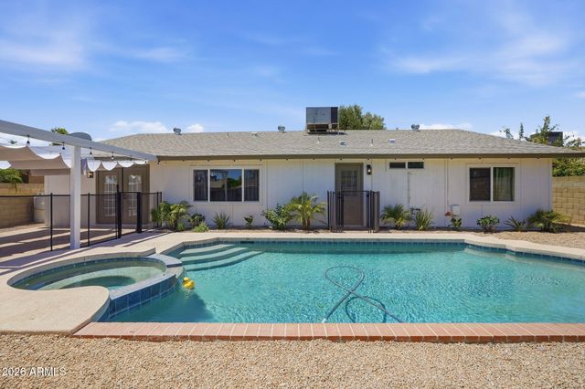 4234 E WINNETKA Drive, Phoenix, AZ 85044
