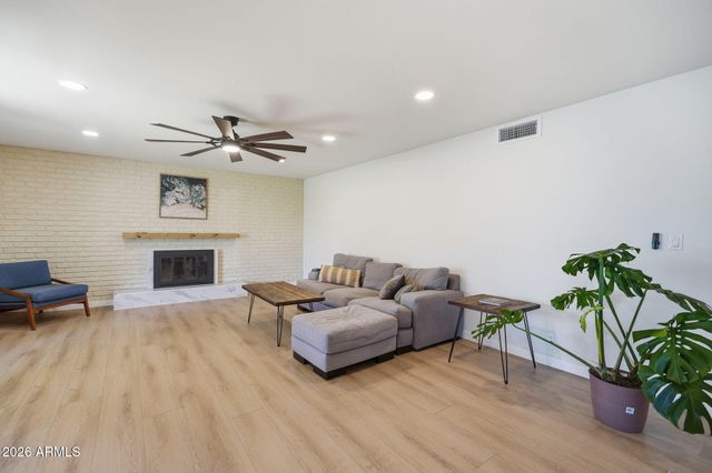 4234 E WINNETKA Drive, Phoenix, AZ 85044