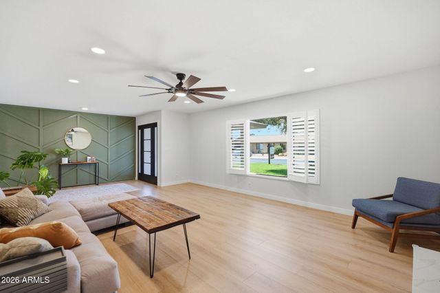 4234 E WINNETKA Drive, Phoenix, AZ 85044