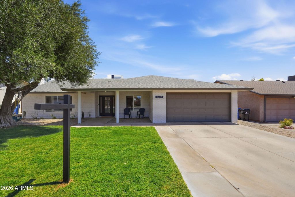 4234 E WINNETKA Drive, Phoenix, AZ 85044