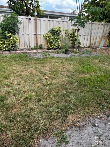 5732 Mels Way, Lake Worth, FL 33463