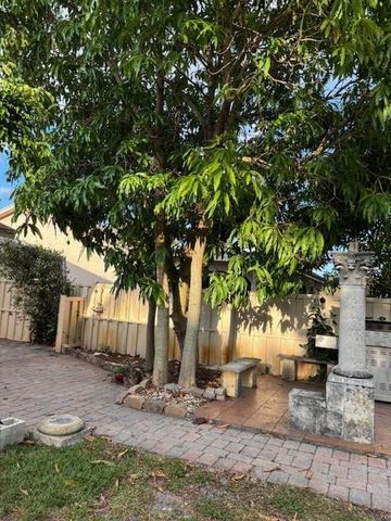 5732 Mels Way, Lake Worth, FL 33463