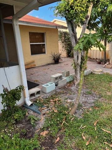 5732 Mels Way, Lake Worth, FL 33463