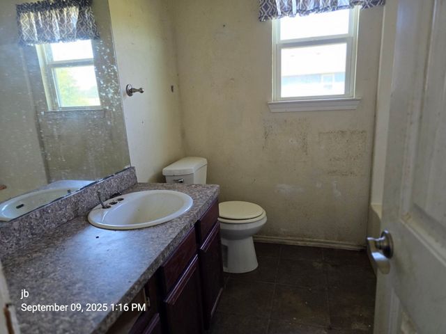 803 Harbor Point Road, Gun Barrel City, TX 75156