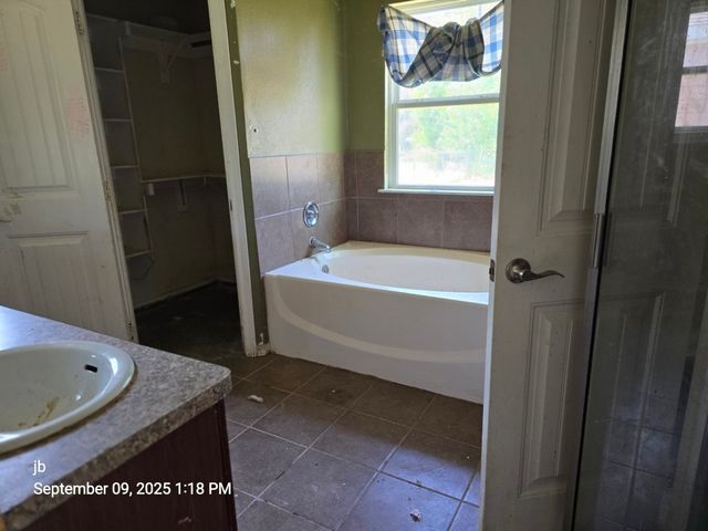 803 Harbor Point Road, Gun Barrel City, TX 75156