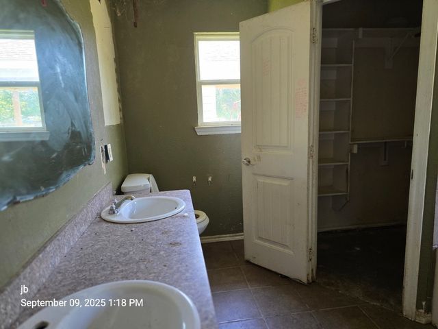 803 Harbor Point Road, Gun Barrel City, TX 75156