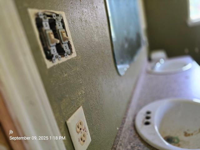 803 Harbor Point Road, Gun Barrel City, TX 75156