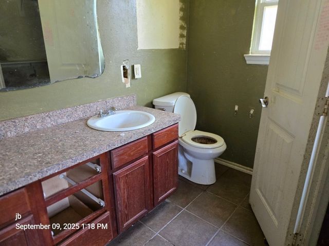 803 Harbor Point Road, Gun Barrel City, TX 75156