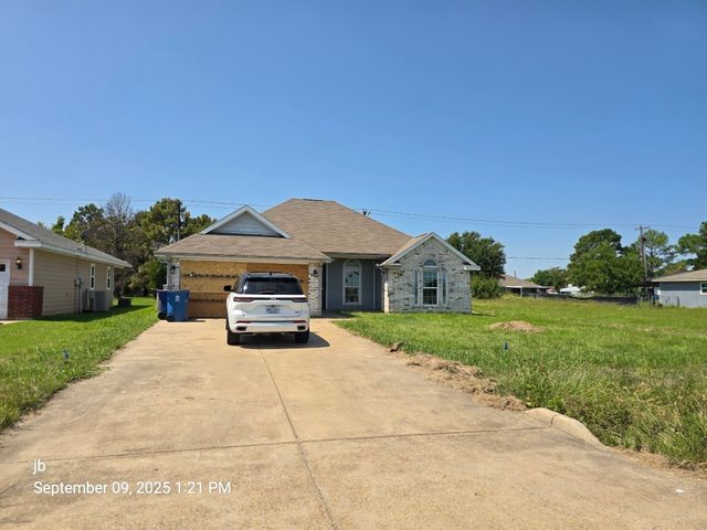 803 Harbor Point Road, Gun Barrel City, TX 75156