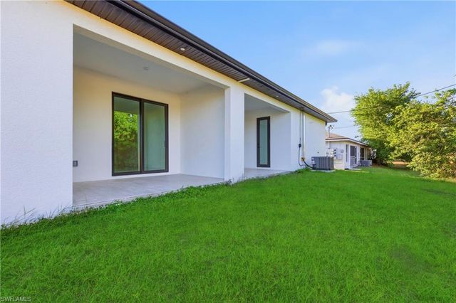 3629 SW Santa Barbara PL, Cape Coral, FL 33914