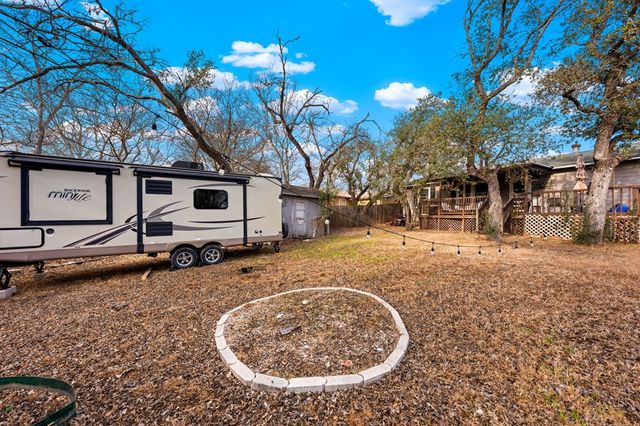 603 N Lewis Ave, Kerrville, TX 78028